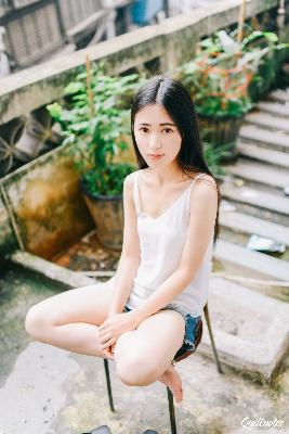校园少妇的秘密：3个你意想不到的诱惑瞬间！